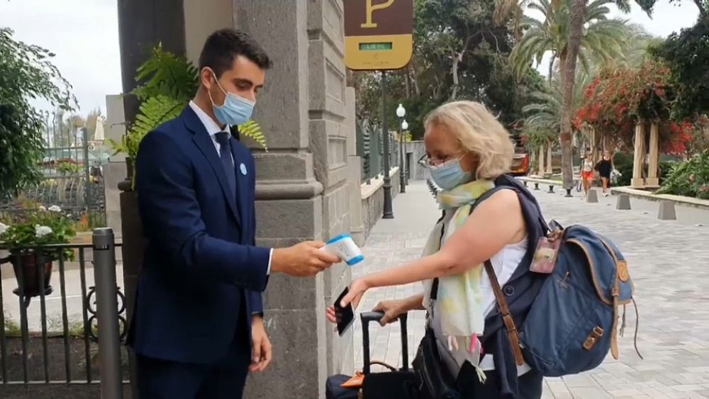 Aux Canaries, le tourisme meurtri redémarre