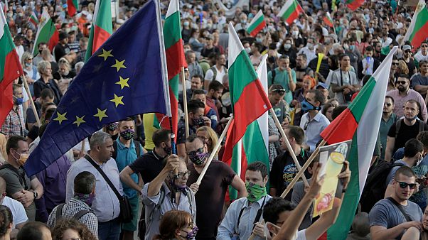 A kormány távozását követelik A kormány távozását követelik
