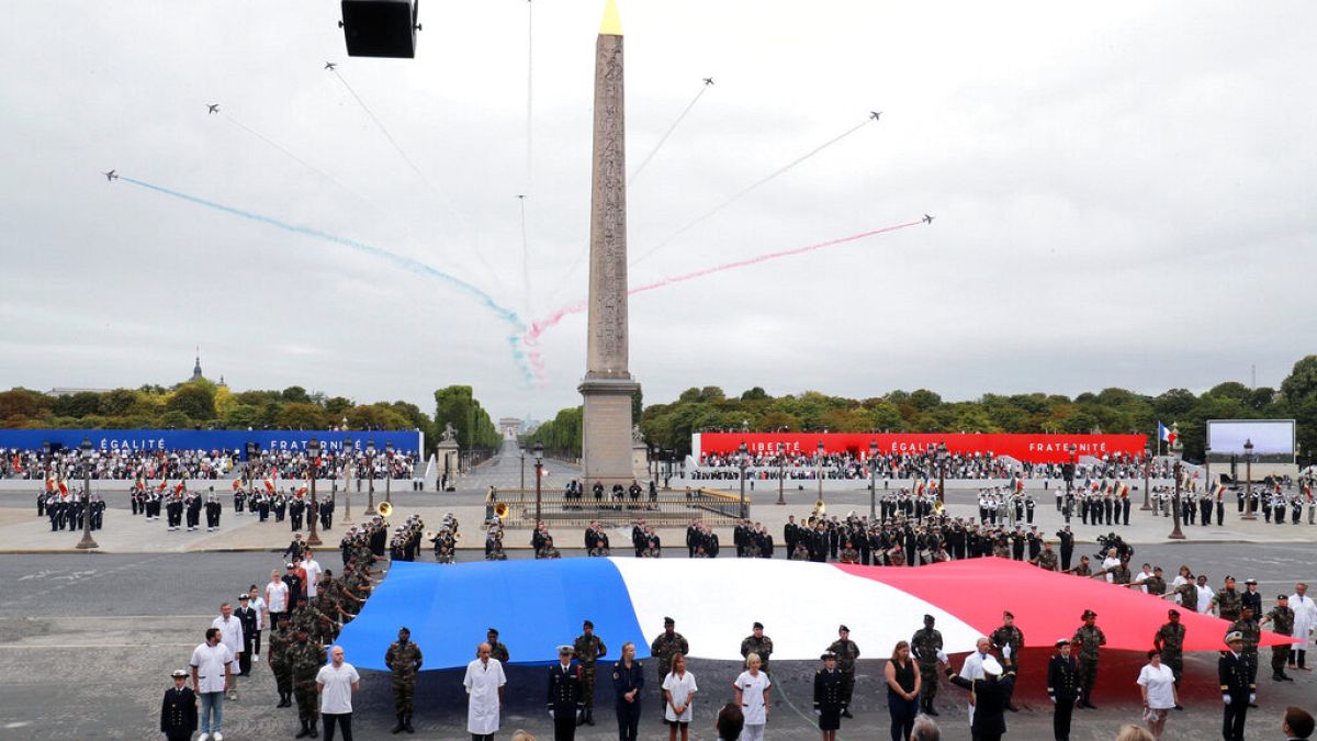 Franciaország, Bastille nap: tisztelgés az egészségügyben dolgozók előtt