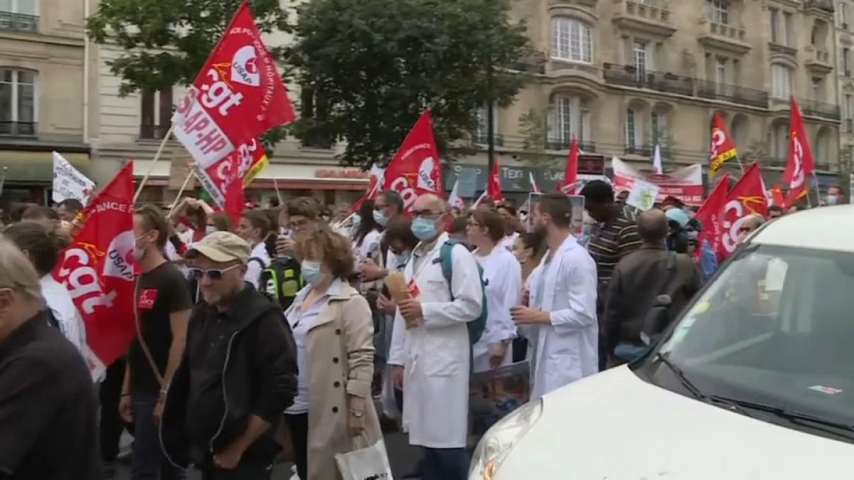 Pflegekräfte zeigen Präsident Macron die kalte Schulter