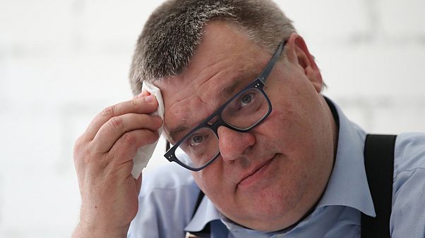 Viktor Babariko, a Belgazprombank volt vezetője, fehérorosz elnökjelölt-aspiráns sajtótájékoztatója Minszkben, 2020 júniusában Viktor Babariko, a Belgazprombank volt vezetője, fehérorosz elnökjelölt-aspiráns sajtótájékoztatója Minszkben, 2020 júniusában