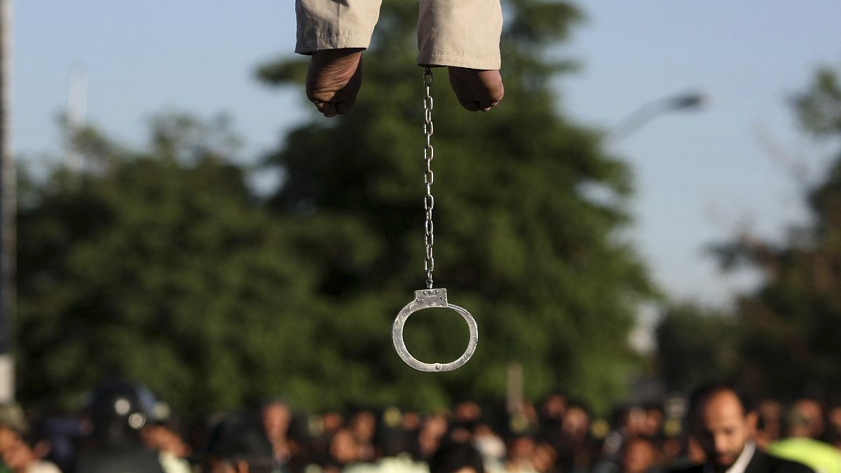 İran'da asılarak idam edilen bir mahkum / 2011 (arşiv) 