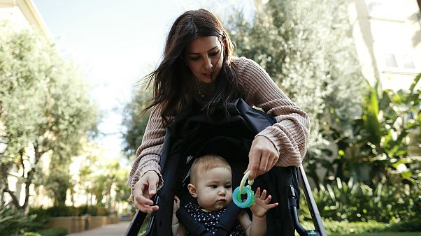 Anne ile bebek (arşiv) Anne ile bebek (arşiv)