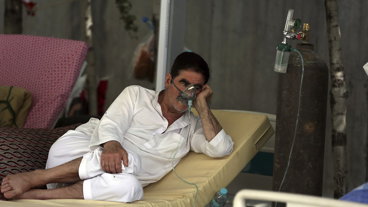 هلال احمر افغانستان: با افزایش مبتلایان کرونا کشور در آستانه فاجعه است