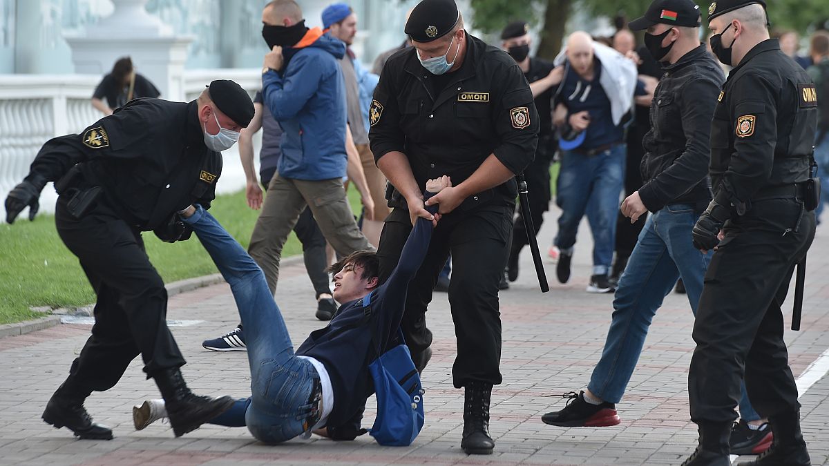 Стихийные протесты и аресты в Беларуси