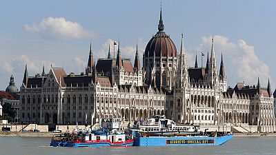 Saját szabályokat diktál a magyar kormány az uniós válságkezeléshez