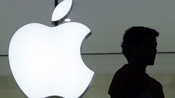Archives : logo d'Apple sur la boutique de la compagnie dans la gare Grand Central Terminal de New York, le 7 décembre 2011 Archives : logo d'Apple sur la boutique de la compagnie dans la gare Grand Central Terminal de New York, le 7 décembre 2011
