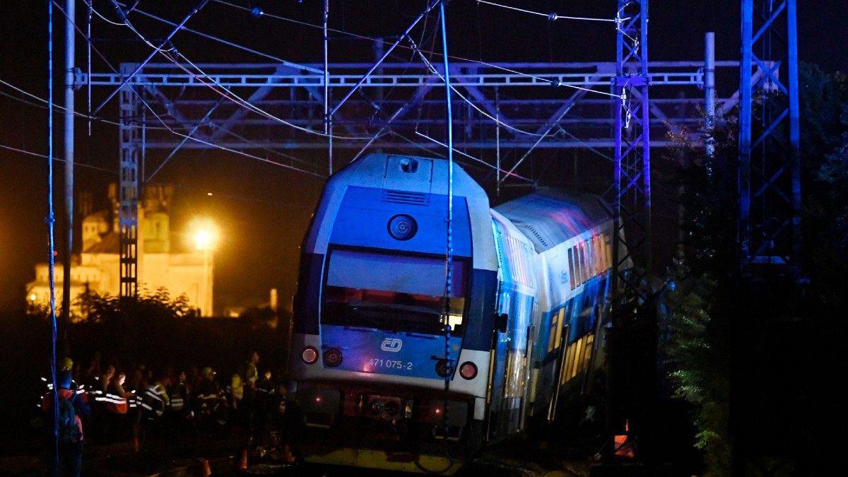 تصادف قطار مسافربری و باری در جمهوری چک کشته برجای گذاشت