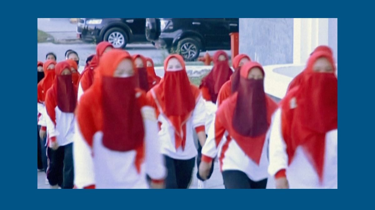 تصمیم دردسرساز مقام اندونزیایی؛ «زنان به جای ماسک از پوشیه استفاده کنند»