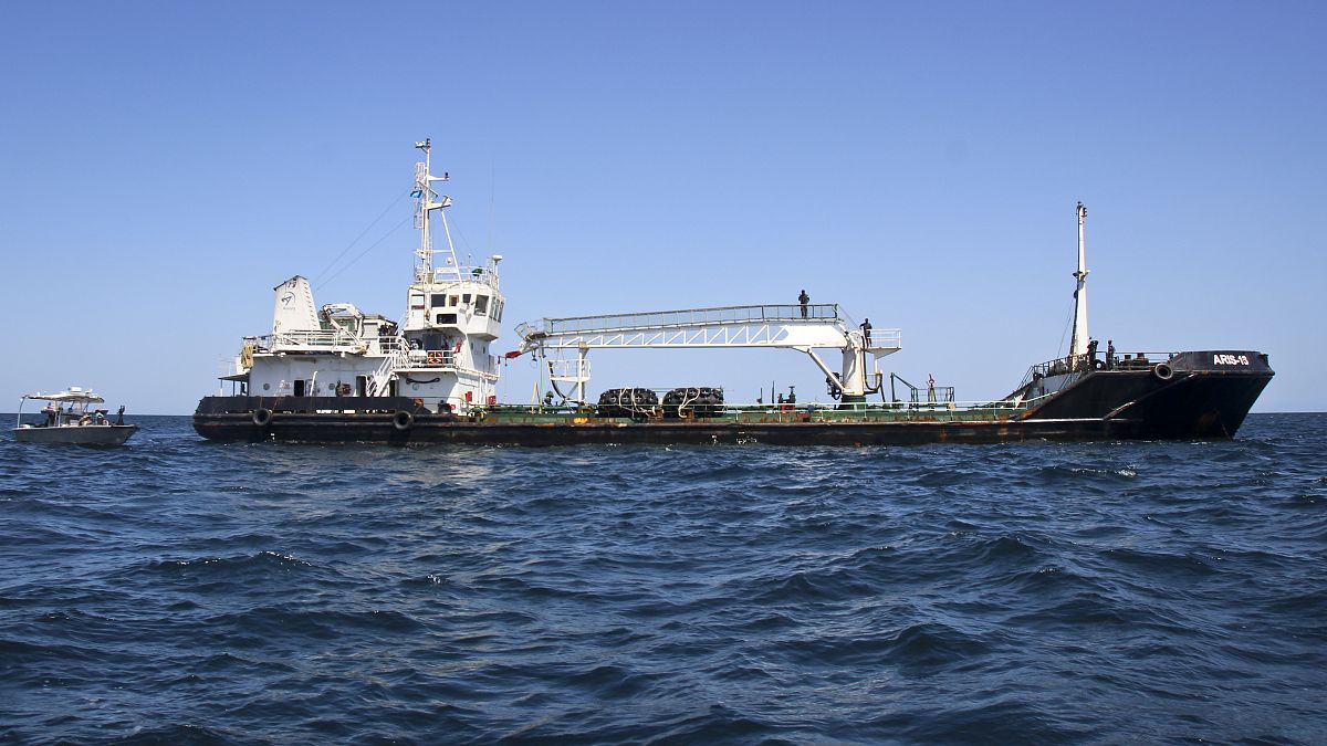 منظمة حقوقية: سفينة اختطفت قبالة سواحل الإمارات عُثر عليها في المياه الإيرانية