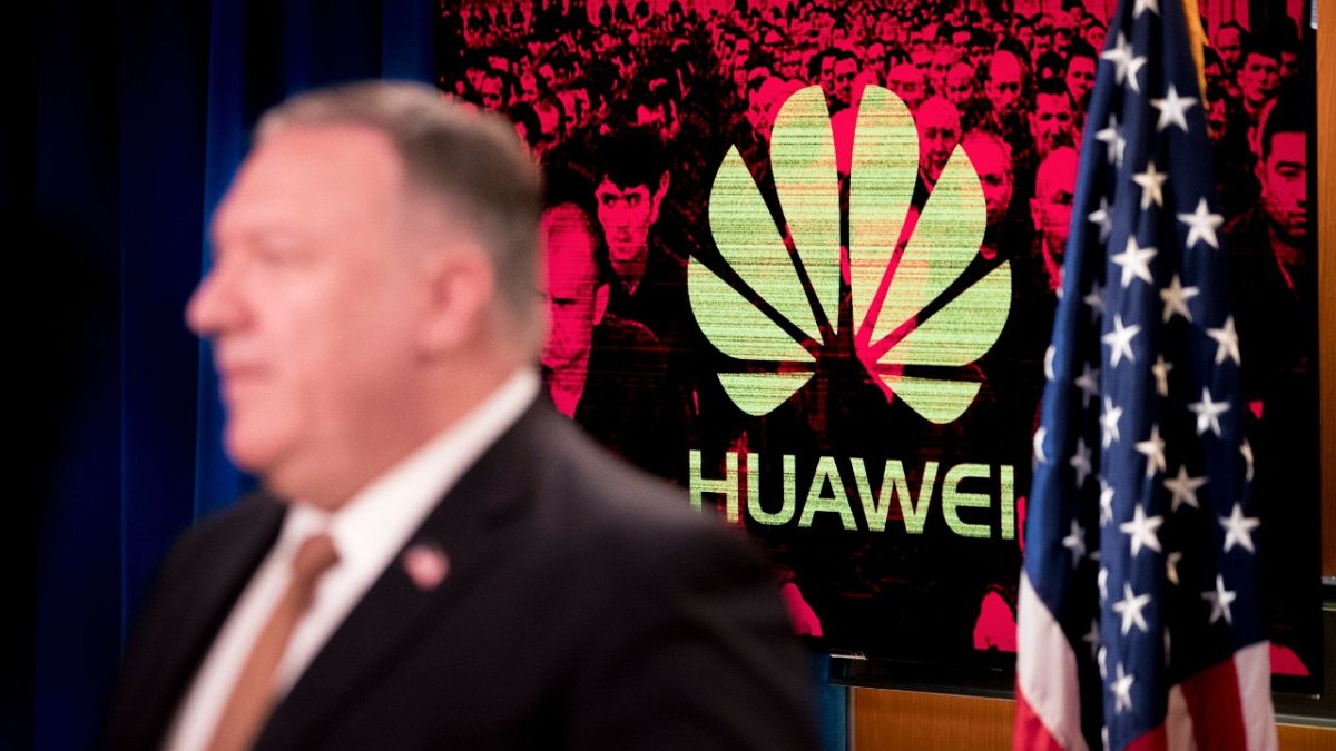 EUA limitam atribuição de vistos a funcionários da Huawei