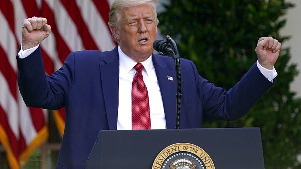 Donald Trump szónoklat közben Donald Trump szónoklat közben