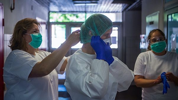 Rögtönzött járványosztály a budapesti Szent János Kórházban Rögtönzött járványosztály a budapesti Szent János Kórházban