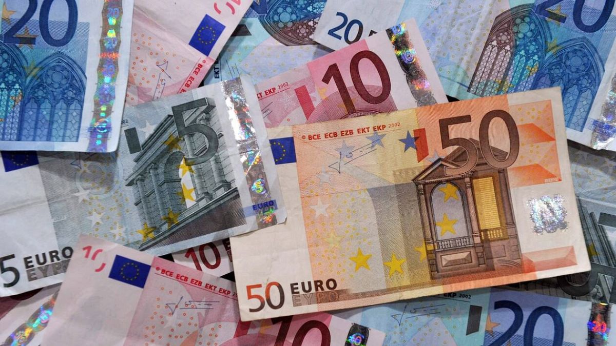 Avrupa'da İtalyan Camorra mafyasına bağlı sahte para çetesi çökertildi: 44 kişi tutuklandı