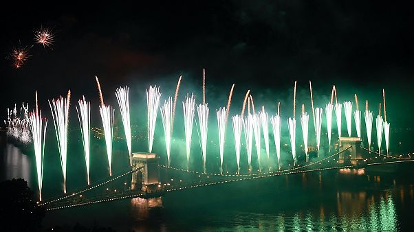Tűzijáték a Duna felett Budapesten, 2018. augusztus 20-án Tűzijáték a Duna felett Budapesten, 2018. augusztus 20-án