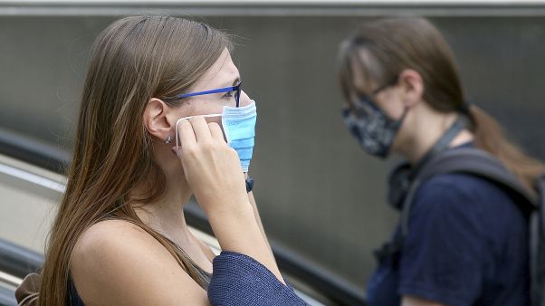 Fransa: Kapalı kamusal alanlarda maske zorunluluğu önümüzdeki hafta başlıyor Fransa: Kapalı kamusal alanlarda maske zorunluluğu önümüzdeki hafta başlıyor