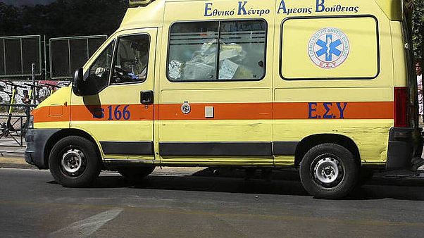 Eπίθεση με τσεκούρι στην Εφορία Κοζάνης - Τέσσερις τραυματίες Eπίθεση με τσεκούρι στην Εφορία Κοζάνης - Τέσσερις τραυματίες