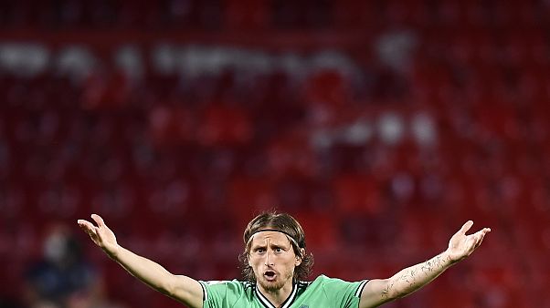 Le madrilène Luka Modric lors du match contre Grenade au stade Los Carmenes de Grenade, Espagne, le lundi 13 juillet 2020 Le madrilène Luka Modric lors du match contre Grenade au stade Los Carmenes de Grenade, Espagne, le lundi 13 juillet 2020