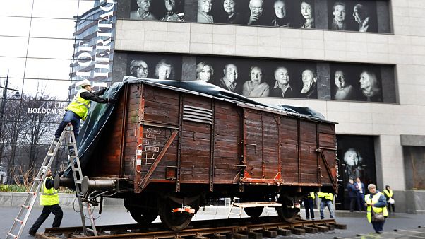 Una mujer encuentra a la familia del soldado que la liberó de Auschwitz Una mujer encuentra a la familia del soldado que la liberó de Auschwitz