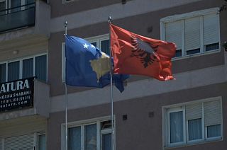 Wiederbeginn mit Zweifeln: EU vermittelt Gespräche zwischen Serbien und Kosovo