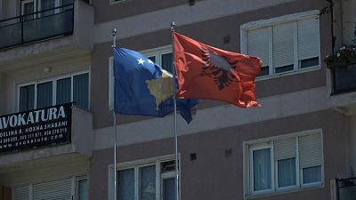 Wiederbeginn mit Zweifeln: EU vermittelt Gespräche zwischen Serbien und Kosovo