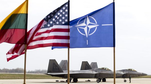 Самолеты ВВС США на авиабазе Шяуляй под Вильнюсом Самолеты ВВС США на авиабазе Шяуляй под Вильнюсом