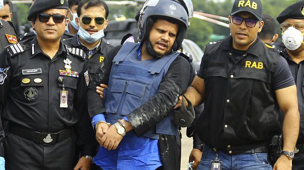 Bangladeşli hastane sahibinin 10 binden fazla kişiye sahte koronavirüs testi yaptırdığı anlaşıldı Bangladeşli hastane sahibinin 10 binden fazla kişiye sahte koronavirüs testi yaptırdığı anlaşıldı