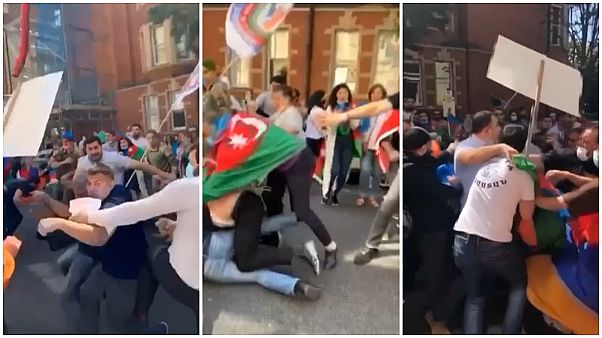 Londra'da Azeri ve Ermeni göstericiler arasında arbede Londra'da Azeri ve Ermeni göstericiler arasında arbede