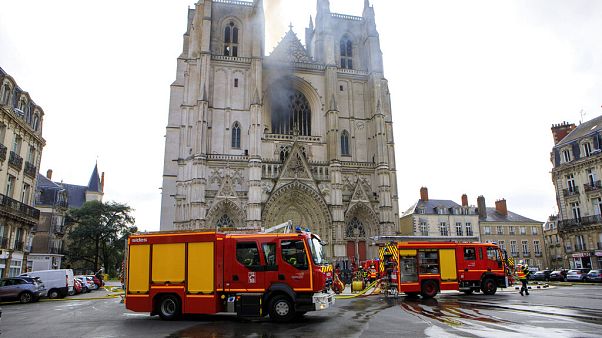 Feuer in Kathedrale von Nantes offenbar Brandstiftung Feuer in Kathedrale von Nantes offenbar Brandstiftung