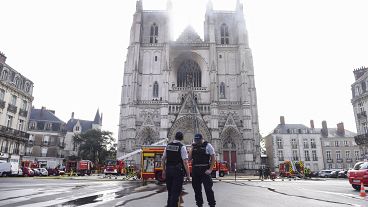 Szándékos gyújtogatás okozhatta a Nantes-i katedrális belsejében a tüzet
