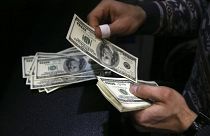سقوط آزاد ریال؛ دلار و یورو بار دیگر رکورد زدند