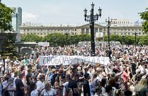 Rusya'nın uzak doğu şehri Habarovsk'ta binlerce kişi Kremlin'i protesto etti