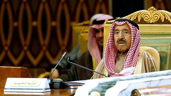 بستری شدن امیر ۹۱ ساله کویت در بیمارستان؛ برخی اختیارات به ولیعهد محول شد بستری شدن امیر ۹۱ ساله کویت در بیمارستان؛ برخی اختیارات به ولیعهد محول شد
