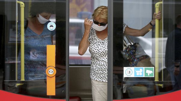In öffentlichen Verkehrsmitteln auf jeden Fall Pflicht: Maske tragen In öffentlichen Verkehrsmitteln auf jeden Fall Pflicht: Maske tragen