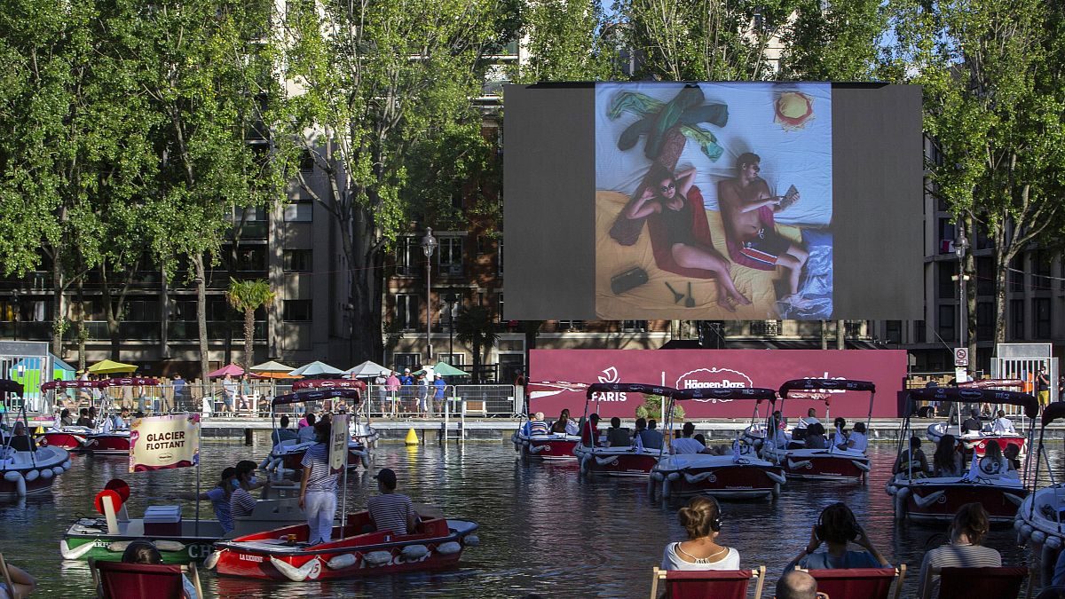Paris: Seine Nehri kıyısında açık hava sineması 