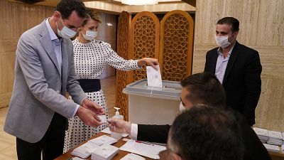 شاهد: الناخبون السوريون يدلون بأصواتهم في الانتخابات التشريعية