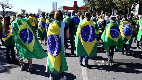 "Außer Kontrolle": Die Corona-Lage in Brasilien und den USA "Außer Kontrolle": Die Corona-Lage in Brasilien und den USA