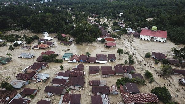 Endonezya'nın Güney Sulawesi eyaletinde etkili olan şiddetli yağışlar Endonezya'nın Güney Sulawesi eyaletinde etkili olan şiddetli yağışlar