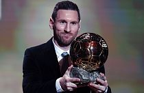 Ballon D'or (Altın Top) ödülünü 6 kezle en çok kazanan futbolcu Barcelona'nın Arajantinli golcüsü Lionel Messi.