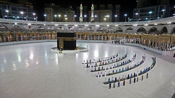 السعودية نيوز |
السعودية تعلن بدء مناسك الحج في مكة بأعداد محدودة في 29 تموز/يوليو
السعودية نيوز |
السعودية تعلن بدء مناسك الحج في مكة بأعداد محدودة في 29 تموز/يوليو