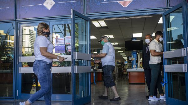 Uno de los establecimientos que vende productos en divisas en La Habana Uno de los establecimientos que vende productos en divisas en La Habana