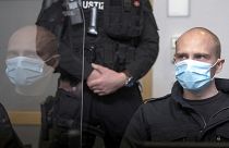 L'accusé Stephan Balliet siège dans la salle d'audience du tribunal régional au début du procès à Magdebourg, en Allemagne, le mardi 21 juillet 2020.