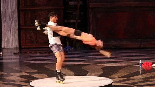 Patinadores del Circo del Sol preparan su espectáculo en México Patinadores del Circo del Sol preparan su espectáculo en México
