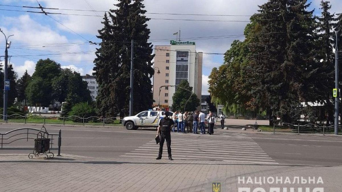 Фотография с места события, предоставленная Национальной полицией Украины.