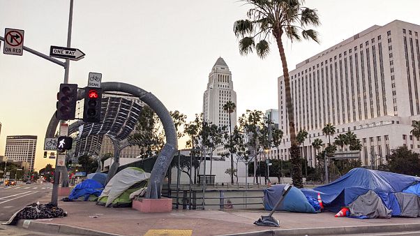 Tiendas de campaña de las personas sin hogar en Los Ángeles Tiendas de campaña de las personas sin hogar en Los Ángeles