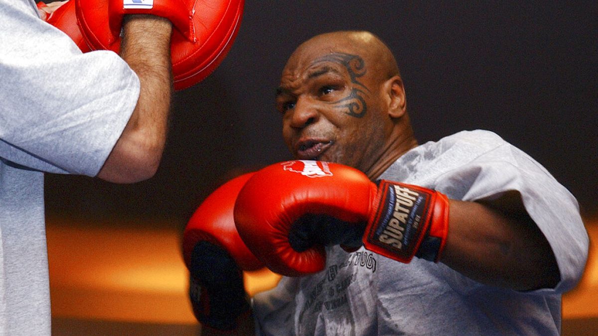 56 yaşındaki Mike Tyson antrenmanlarına tüm hızıyla devam ediyor.
