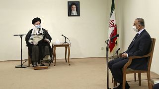 لقاء جمع المرشد الأعلى الإيراني آية الله علي خامنئي ورئيس الوزراء العراقي مصطفى الكاظمي