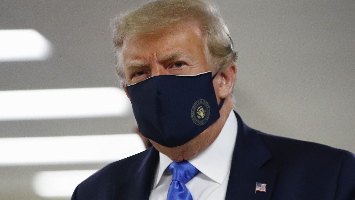 Donald Trump mit Mund-Nasenschutz (Archiv)