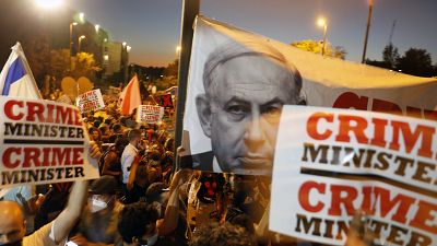 Manifestantes pedem demissão de Netanyahu