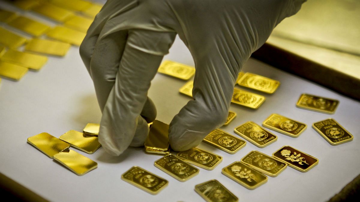  A gold press operator collects 10 gram gold blanks
